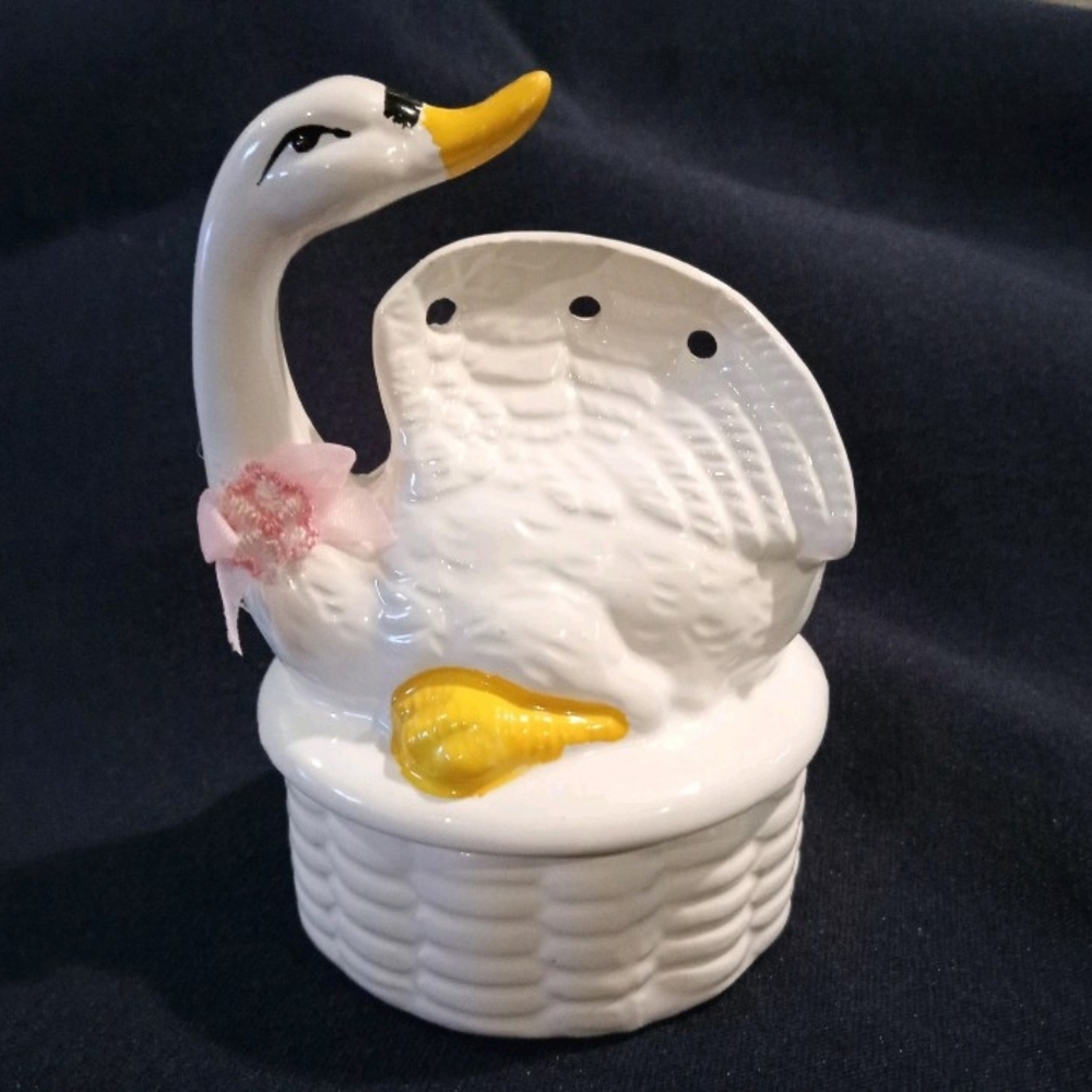 VTG NAUTICA SWAN Trinket Box Ceramic 4.5"Tall 3"Wide Holes for 3 Prs Earrings.